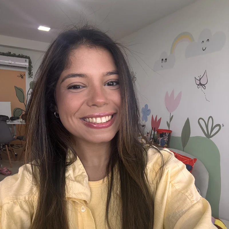 Jessica Costa Psi, psicóloga de crianças e adolescentes, em seu consultório no Recreio